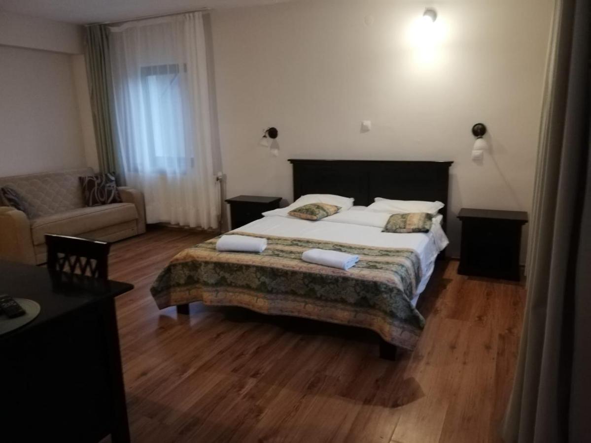 Complexul Turistic Cheile Butii Hotel Cîmpu lui Neag Exterior photo