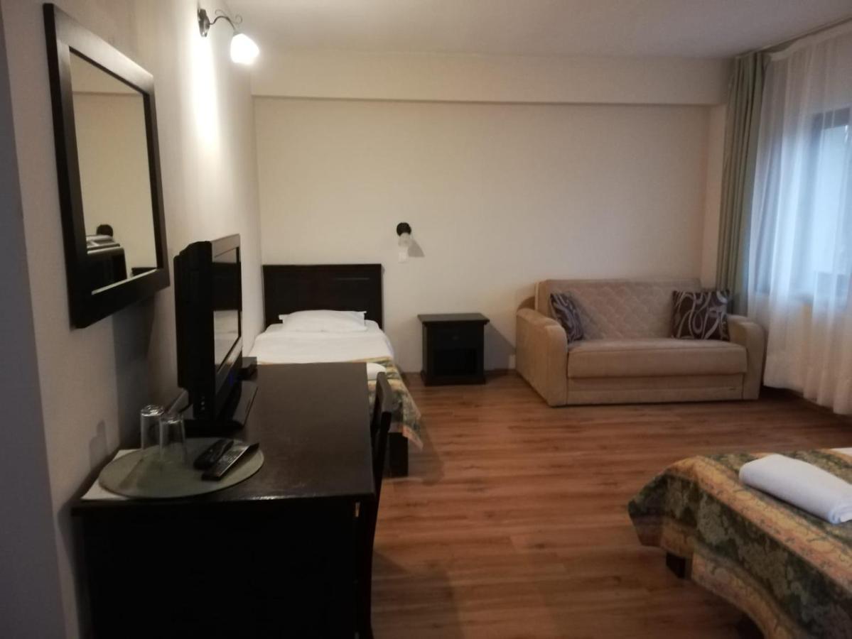 Complexul Turistic Cheile Butii Hotel Cîmpu lui Neag Exterior photo