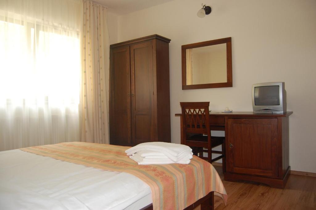 Complexul Turistic Cheile Butii Hotel Cîmpu lui Neag Room photo