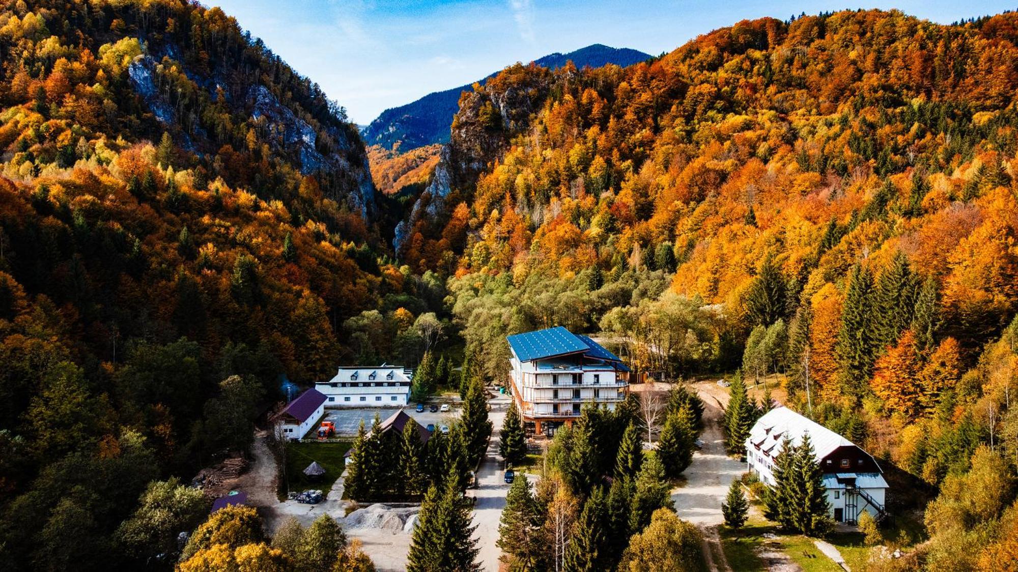 Complexul Turistic Cheile Butii Hotel Cîmpu lui Neag Exterior photo