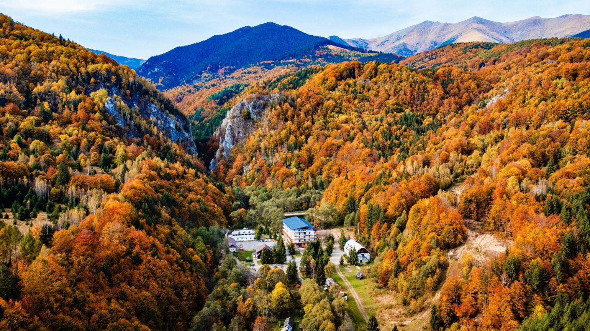 Complexul Turistic Cheile Butii Hotel Cîmpu lui Neag Exterior photo