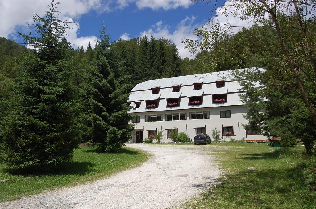 Complexul Turistic Cheile Butii Hotel Cîmpu lui Neag Exterior photo